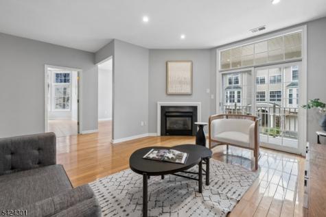 816 Kensington Lane Livingston NJ 07039