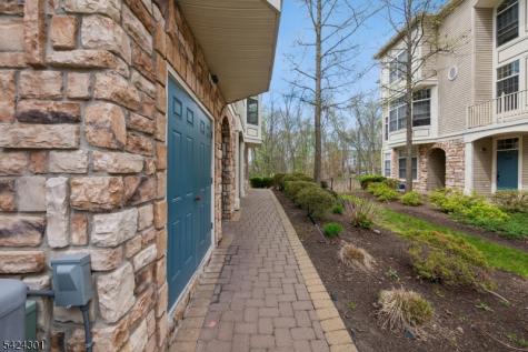 816 Kensington Lane Livingston NJ 07039