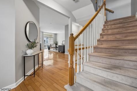 816 Kensington Lane Livingston NJ 07039