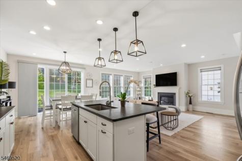 22 Aspen Drive Cedar Grove NJ 07009