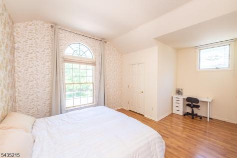 10 Ebersbach Lane Roseland NJ 07068