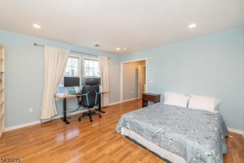 10 Ebersbach Lane Roseland NJ 07068