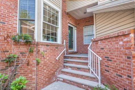 10 Ebersbach Lane Roseland NJ 07068
