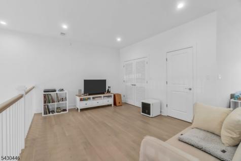 6 Mcnerney Lane Florham Park NJ 07932