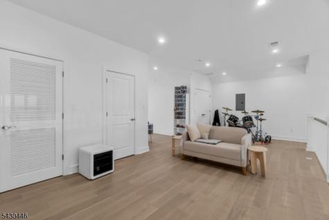 6 Mcnerney Lane Florham Park NJ 07932
