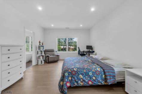 6 Mcnerney Lane Florham Park NJ 07932