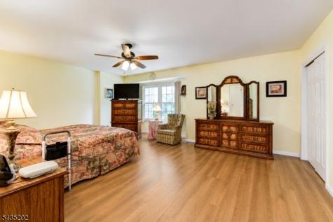 615 Revere Court Raritan NJ 08822