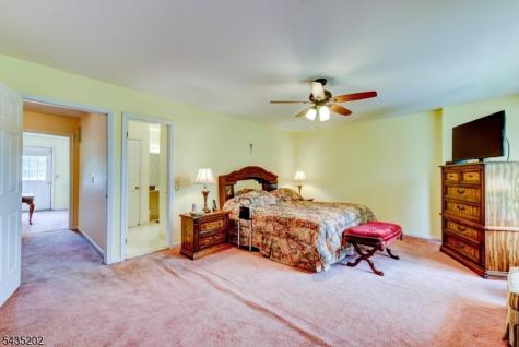 615 Revere Court Raritan NJ 08822