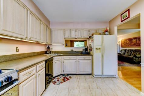 615 Revere Court Raritan NJ 08822