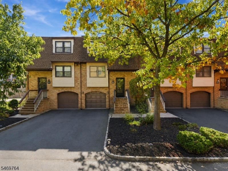 6102 N Oaks Boulevard North Brunswick NJ 08902