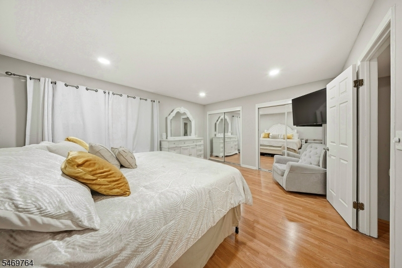 6102 N Oaks Boulevard North Brunswick NJ 08902