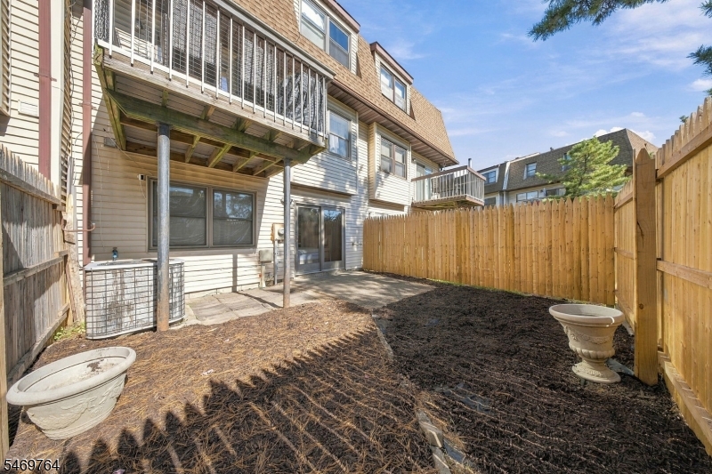 6102 N Oaks Boulevard North Brunswick NJ 08902