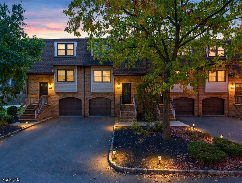 6102 N Oaks Boulevard North Brunswick NJ 08902