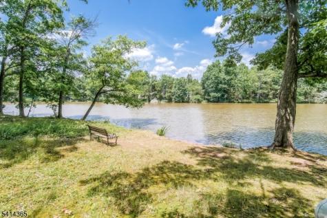 903 Springhouse Drive Readington NJ 08889