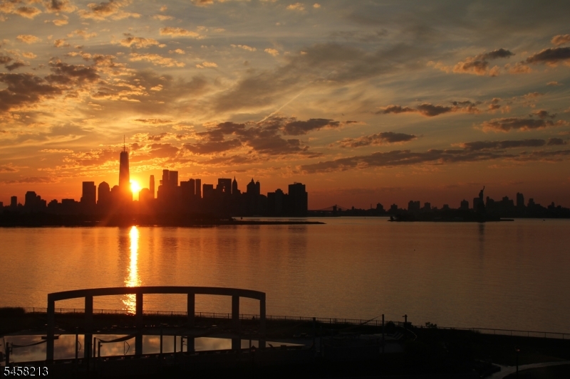 207 Shearwater Court Jersey City NJ 07305