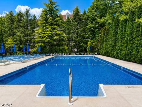 131 Brittany Court Clifton NJ 07013