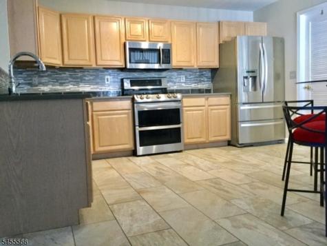 32 Loch Lane Roxbury NJ 07852