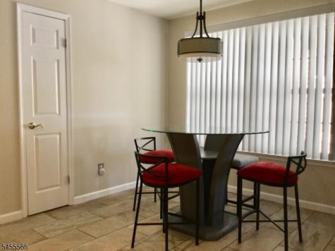 32 Loch Lane Roxbury NJ 07852