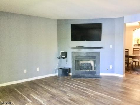 32 Loch Lane Roxbury NJ 07852