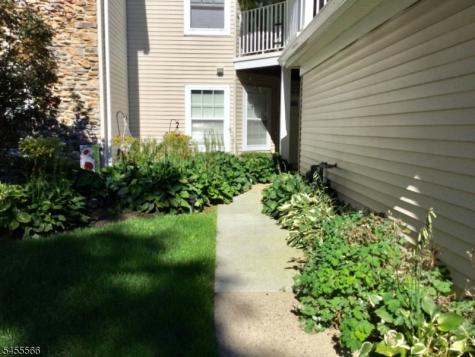 32 Loch Lane Roxbury NJ 07852