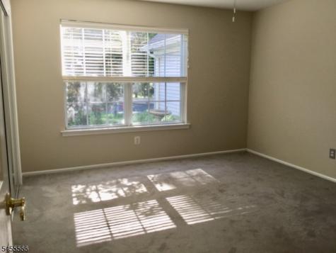 32 Loch Lane Roxbury NJ 07852