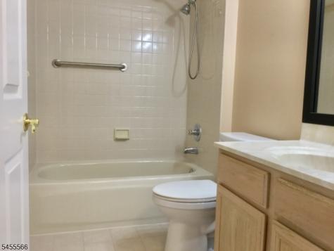 32 Loch Lane Roxbury NJ 07852