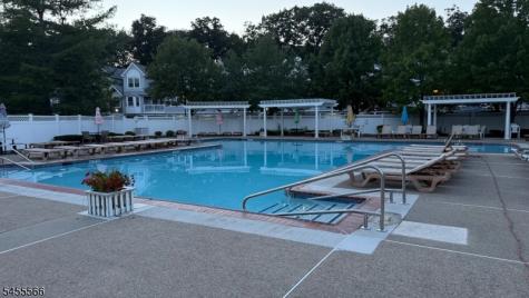 32 Loch Lane Roxbury NJ 07852