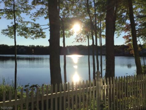 32 Loch Lane Roxbury NJ 07852