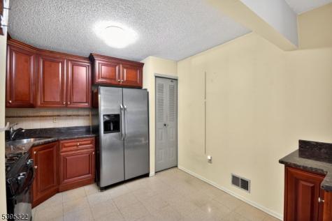 258 Kempsey Drive North Brunswick NJ 08902