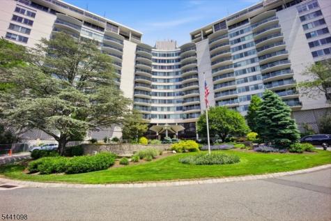 1 Claridge Drive Verona NJ 07044