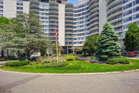 1 Claridge Drive Verona NJ 07044
