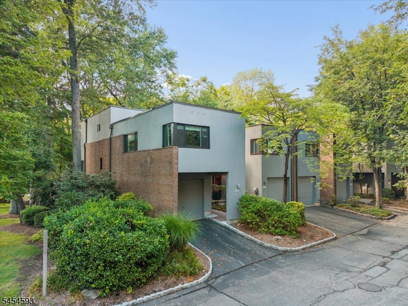300 Pond Court Washington NJ 07676