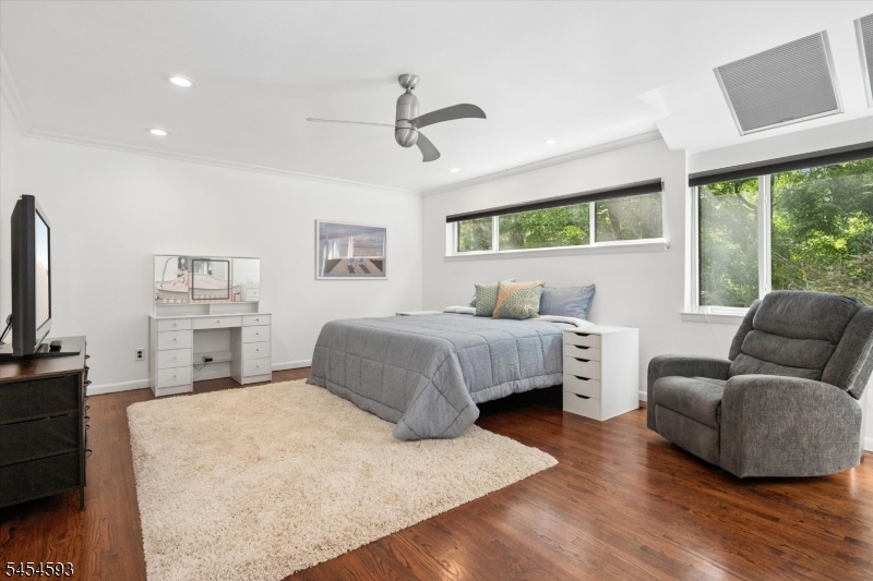 300 Pond Court Washington NJ 07676