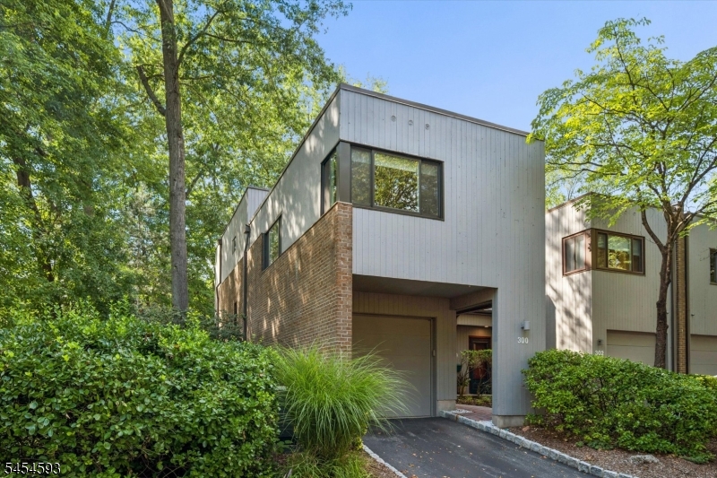 300 Pond Court Washington NJ 07676