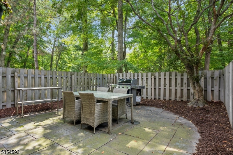 300 Pond Court Washington NJ 07676