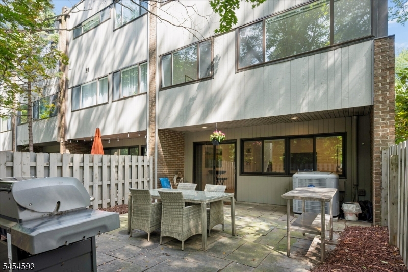 300 Pond Court Washington NJ 07676