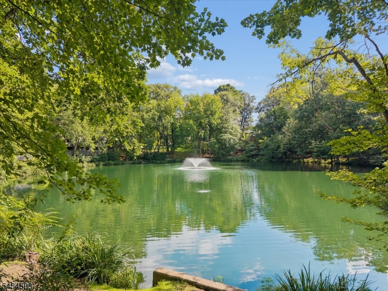 300 Pond Court Washington NJ 07676