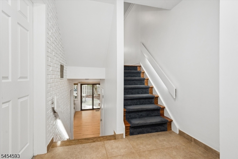 300 Pond Court Washington NJ 07676