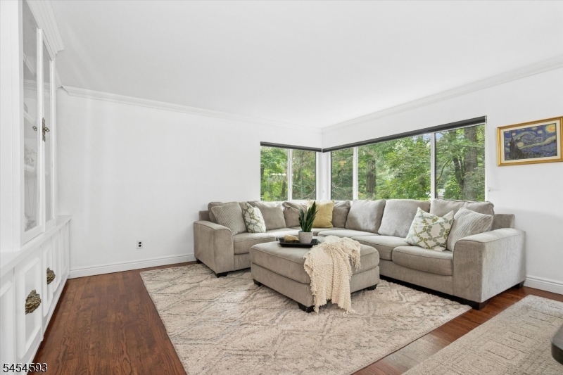 300 Pond Court Washington NJ 07676