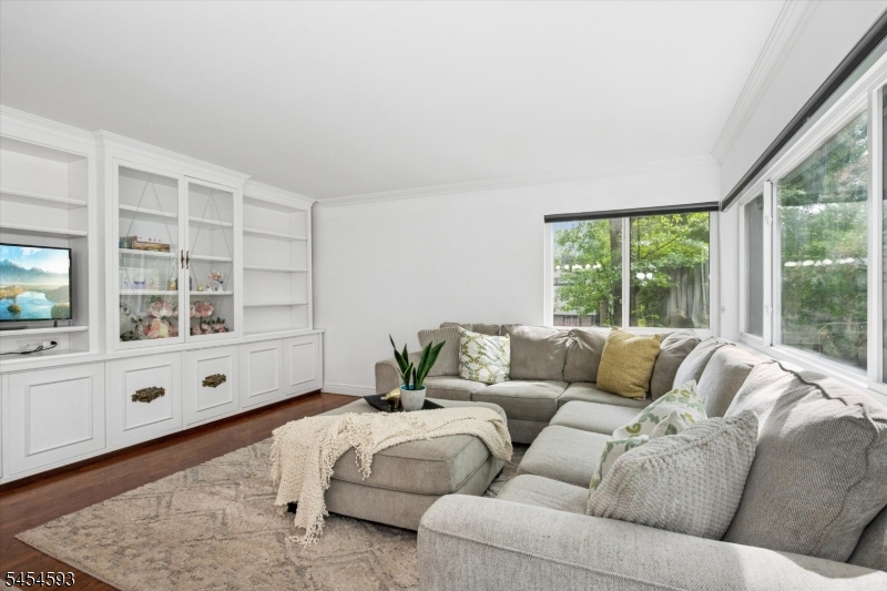 300 Pond Court Washington NJ 07676
