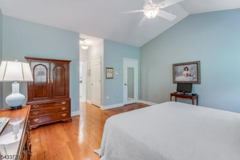 1 Ebersohl Circle Readington NJ 08889