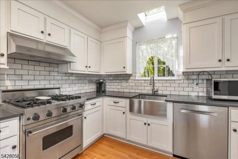 3 Whispering Way E Berkeley Heights NJ 07922