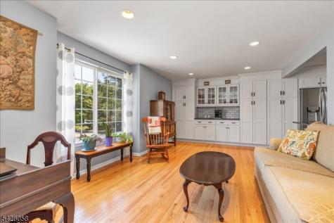 3 Whispering Way E Berkeley Heights NJ 07922
