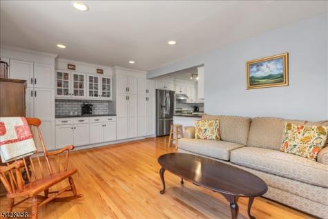 3 Whispering Way E Berkeley Heights NJ 07922
