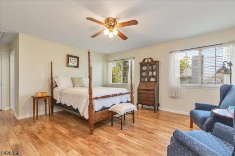3 Whispering Way E Berkeley Heights NJ 07922