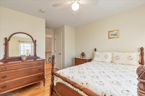 3 Whispering Way E Berkeley Heights NJ 07922