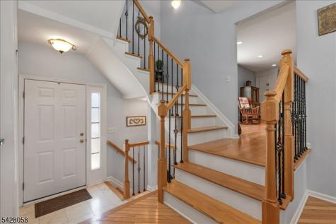 3 Whispering Way E Berkeley Heights NJ 07922