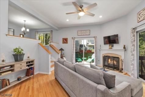 3 Whispering Way E Berkeley Heights NJ 07922