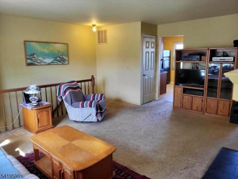 33 Hancock Court Raritan NJ 08822