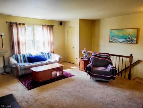 33 Hancock Court Raritan NJ 08822